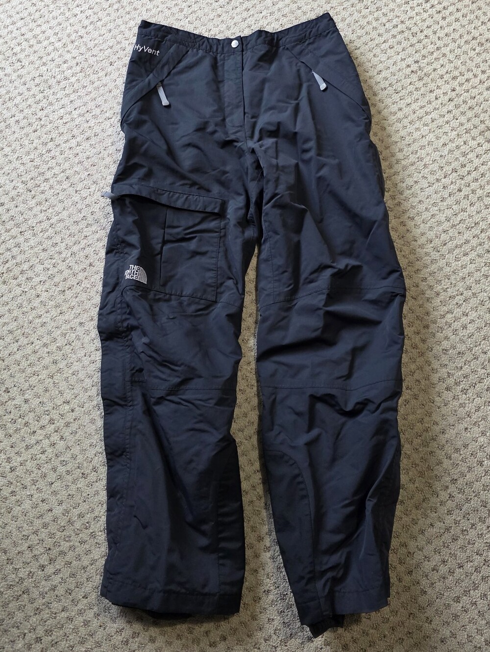 The North Face Black Women's HyVent Cargo Full Side Zip Snow Pants